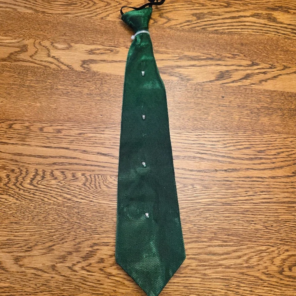 St. Patricks Day Green Metallic LED Light Up Pre-Tied Necktie‎ Party Accessory
